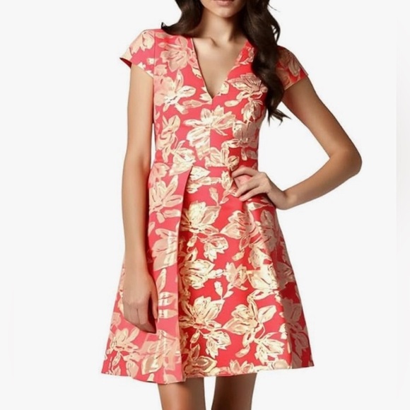 Vince Camuto Jacquard Cap-Sleeve Metallic Fit and Flare Dress Size 6 - Picture 1 of 12